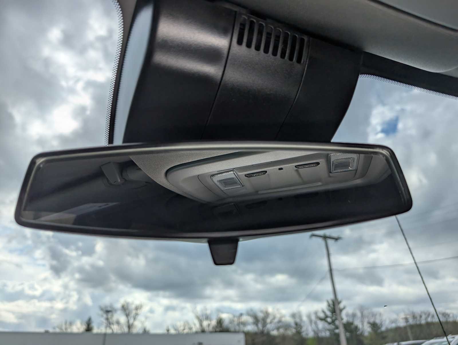 New 2026 Summit White GMC Elevation image 29