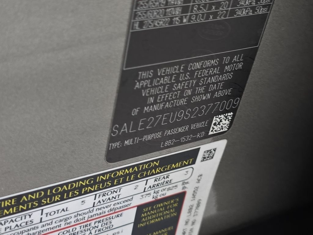 Used 2025 Silver Land Rover X-Dynamic SE image 33