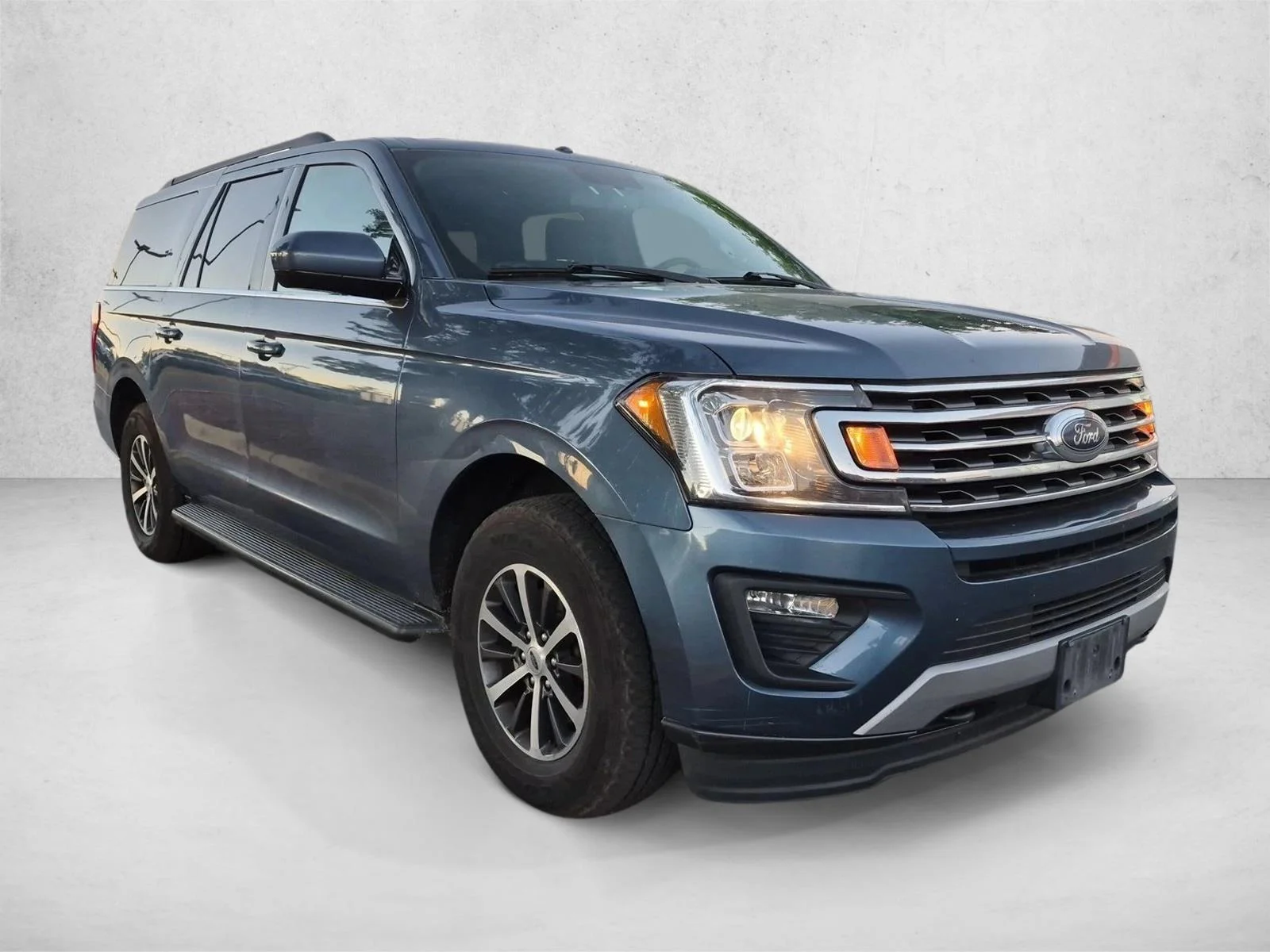 Used 2019 Blue Metallic Ford XLT image 3