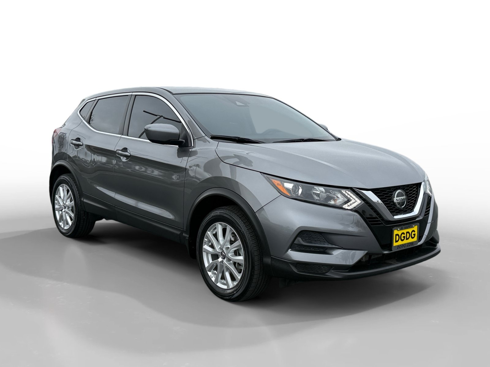 Used 2021 Gun Metallic Nissan S image 7