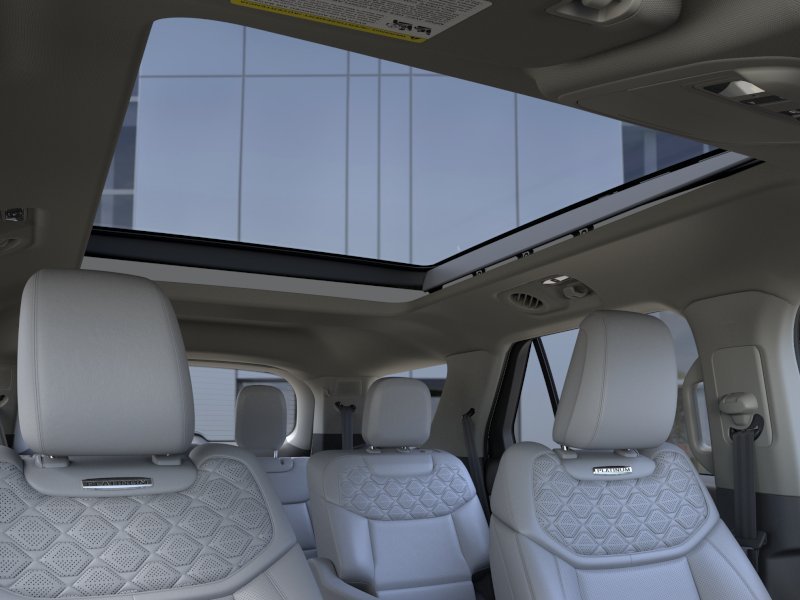 New 2026 Star White Metallic Tri-Coat Ford Platinum™ image 22