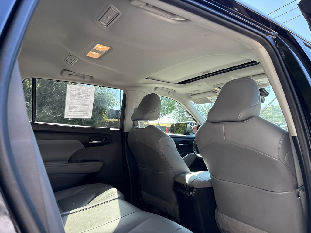 Used 2021 Black Toyota XLE image 11