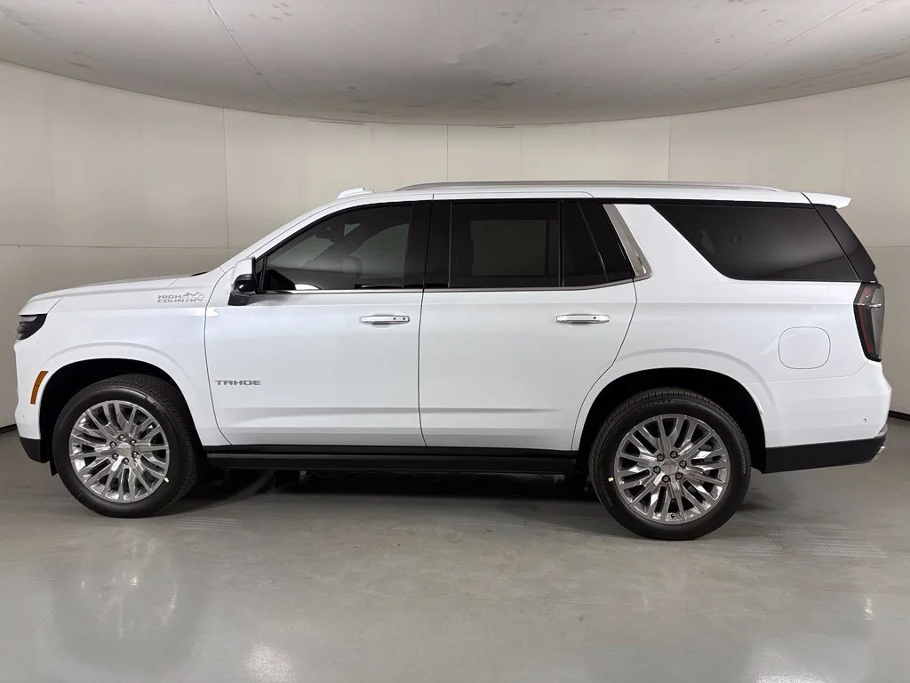 New 2026 Polar White Tricoat Chevrolet High Country image 7