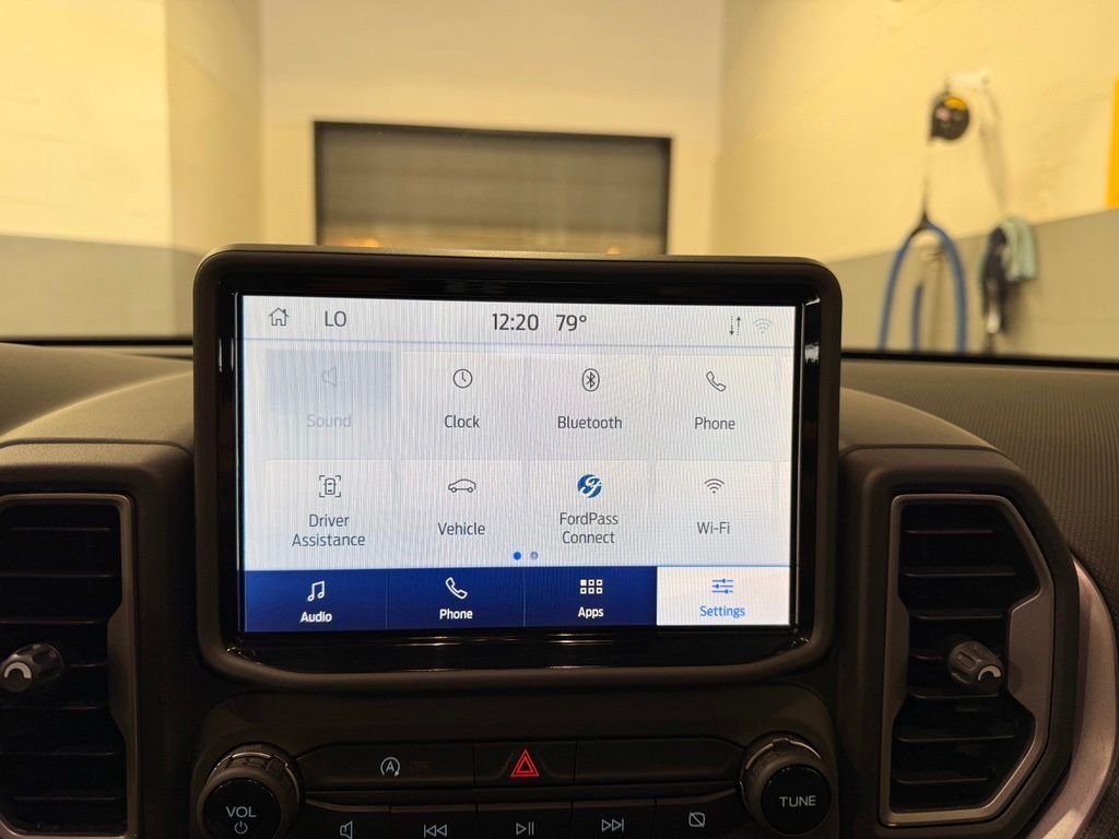 Used 2023 Green Ford  image 16