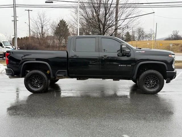 2024 Chevrolet Silverado 2500HD ZR2 - Photo 18