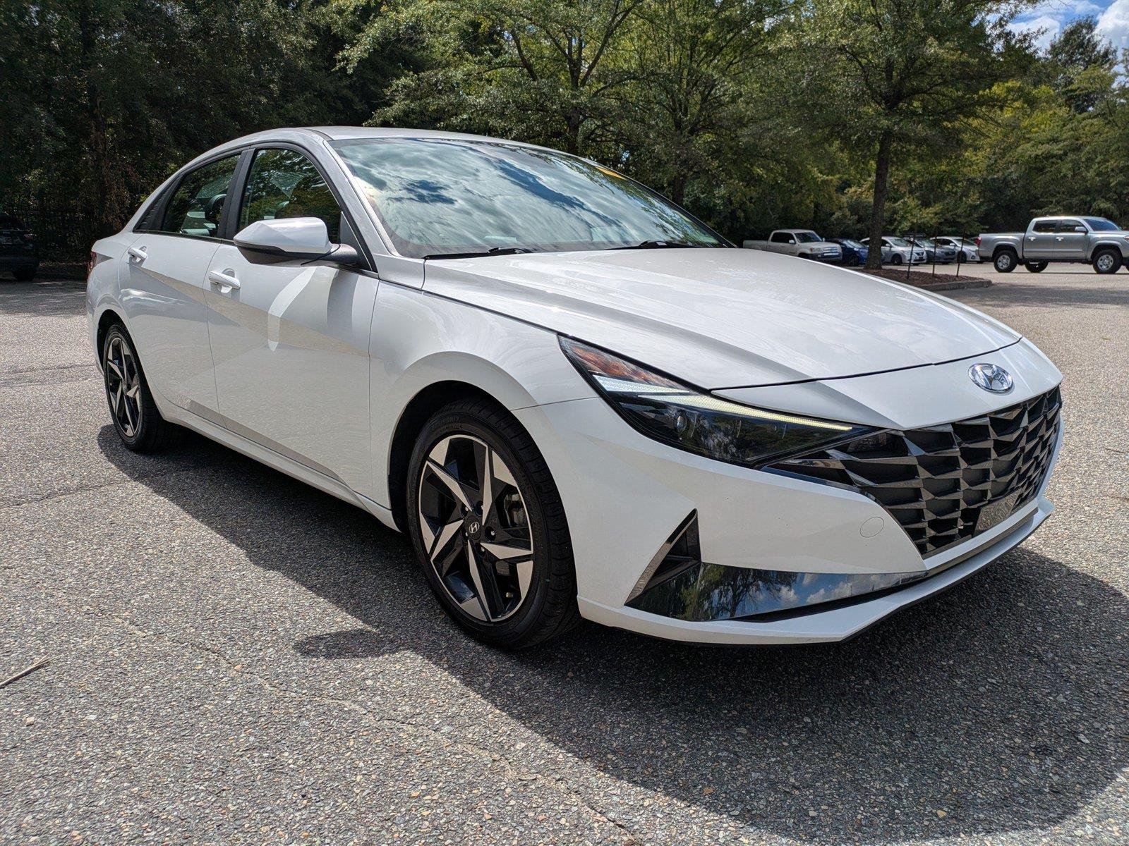 Used 2023 Lunar White Hyundai Limited image 2