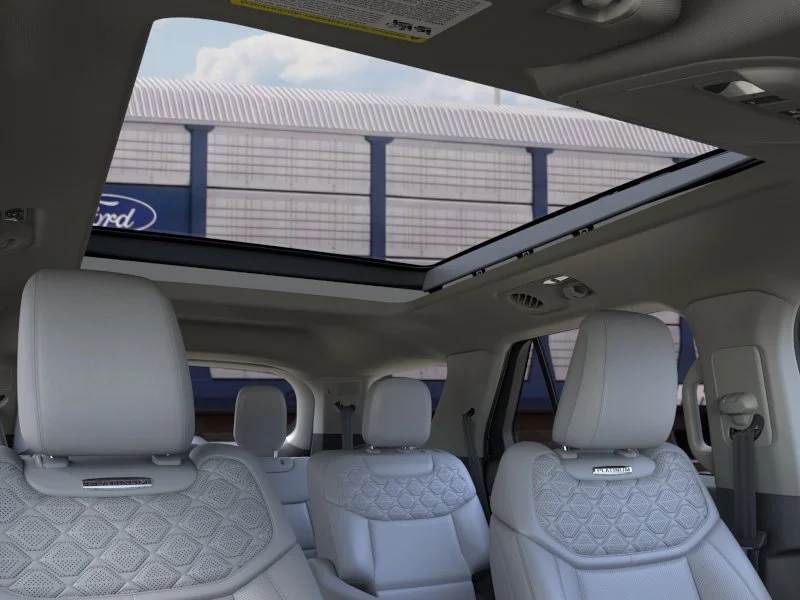 New 2026 Star White Metallic Tri-Coat Ford Platinum™ image 22