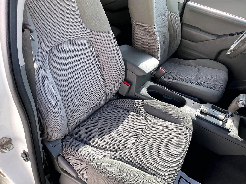 Used 2019 Glacier White Nissan SV image 11