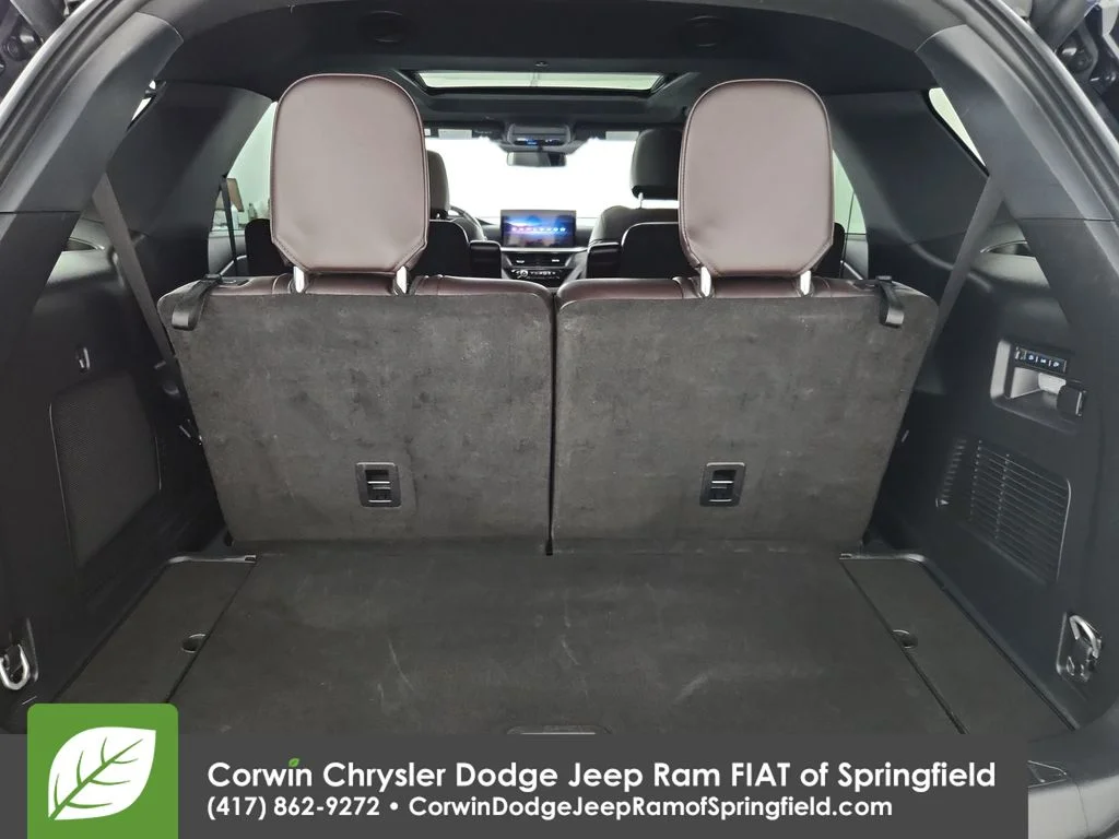 Used 2025 Gray Ford Platinum image 32