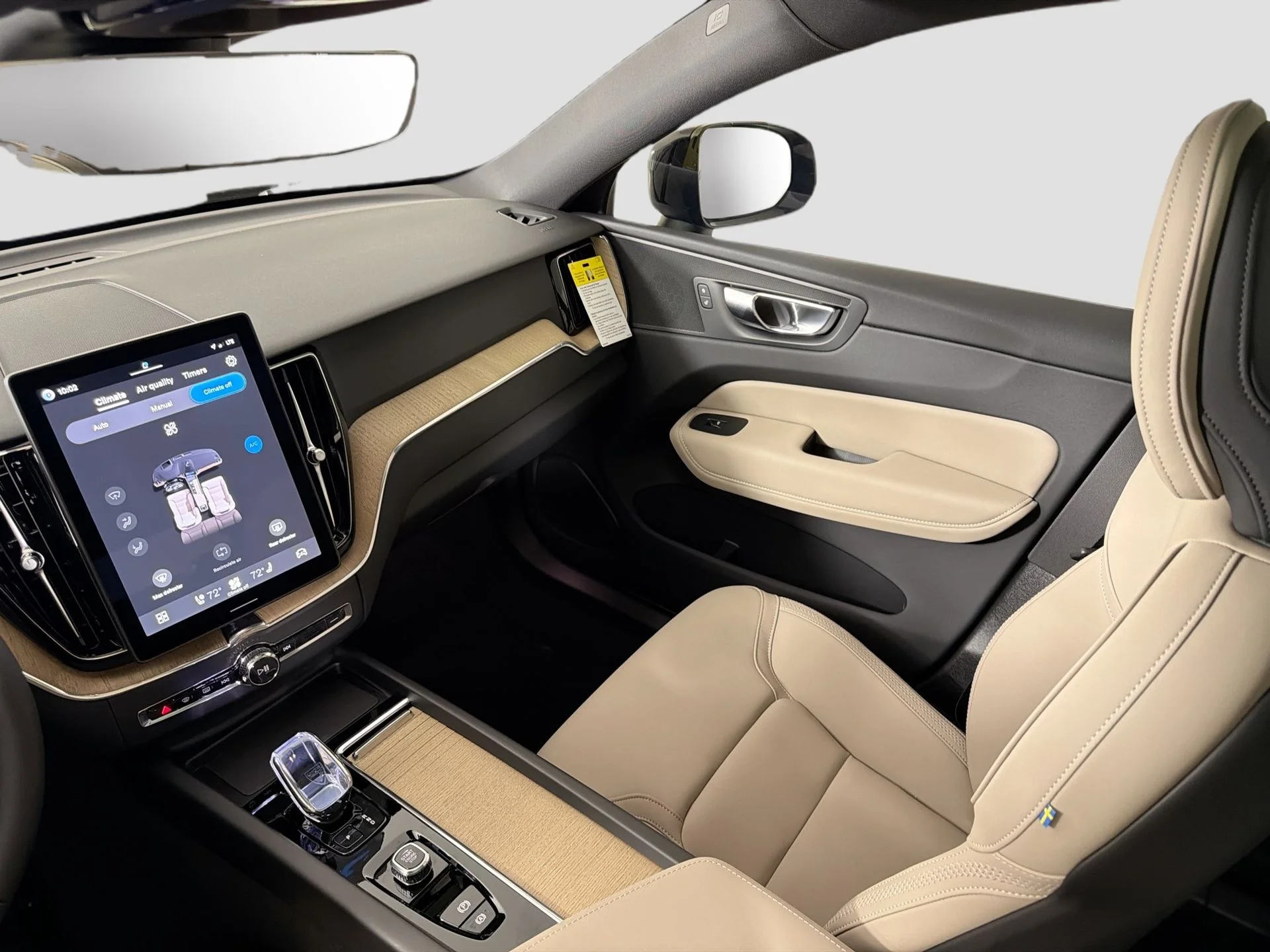 New 2026 Bright Dusk Volvo Plus image 23