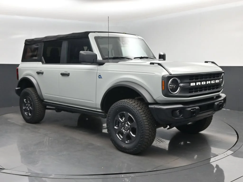 2022 Ford Bronco 4-Door Black Diamond