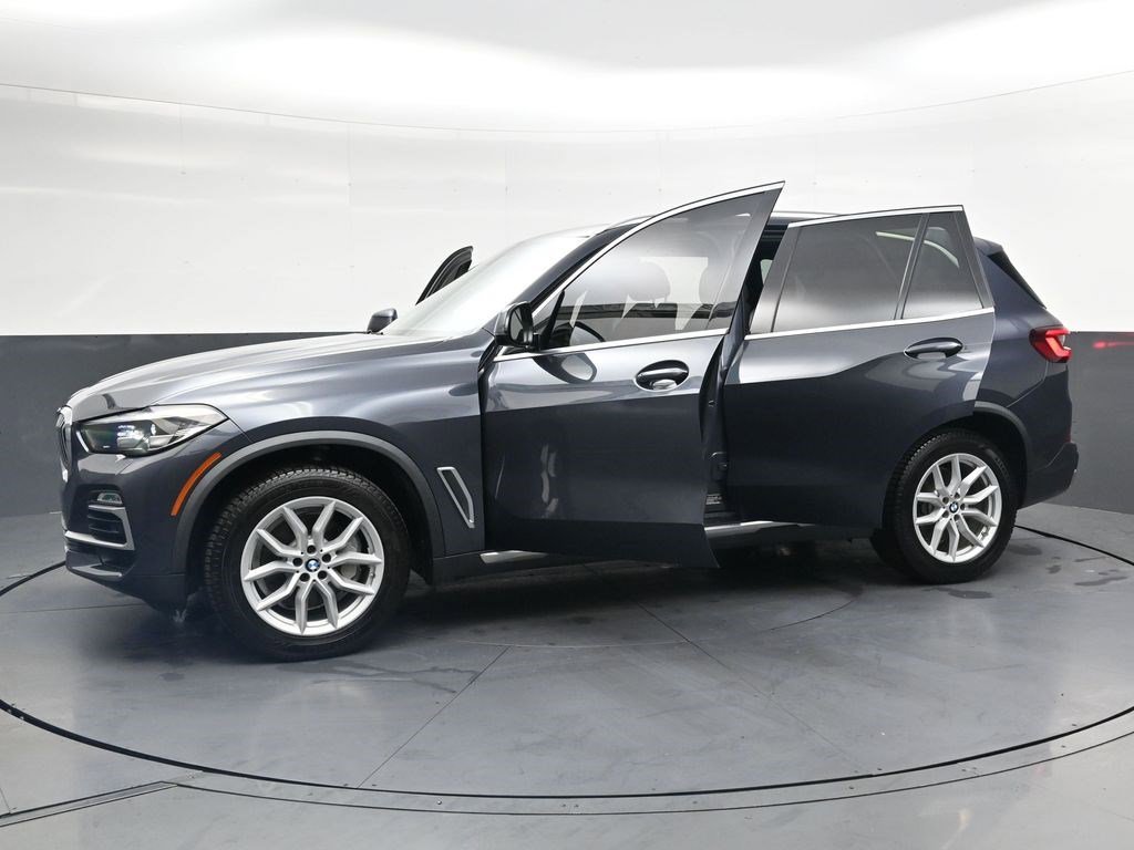 Used 2020 Arctic Gray Metallic BMW xDrive40i image 39