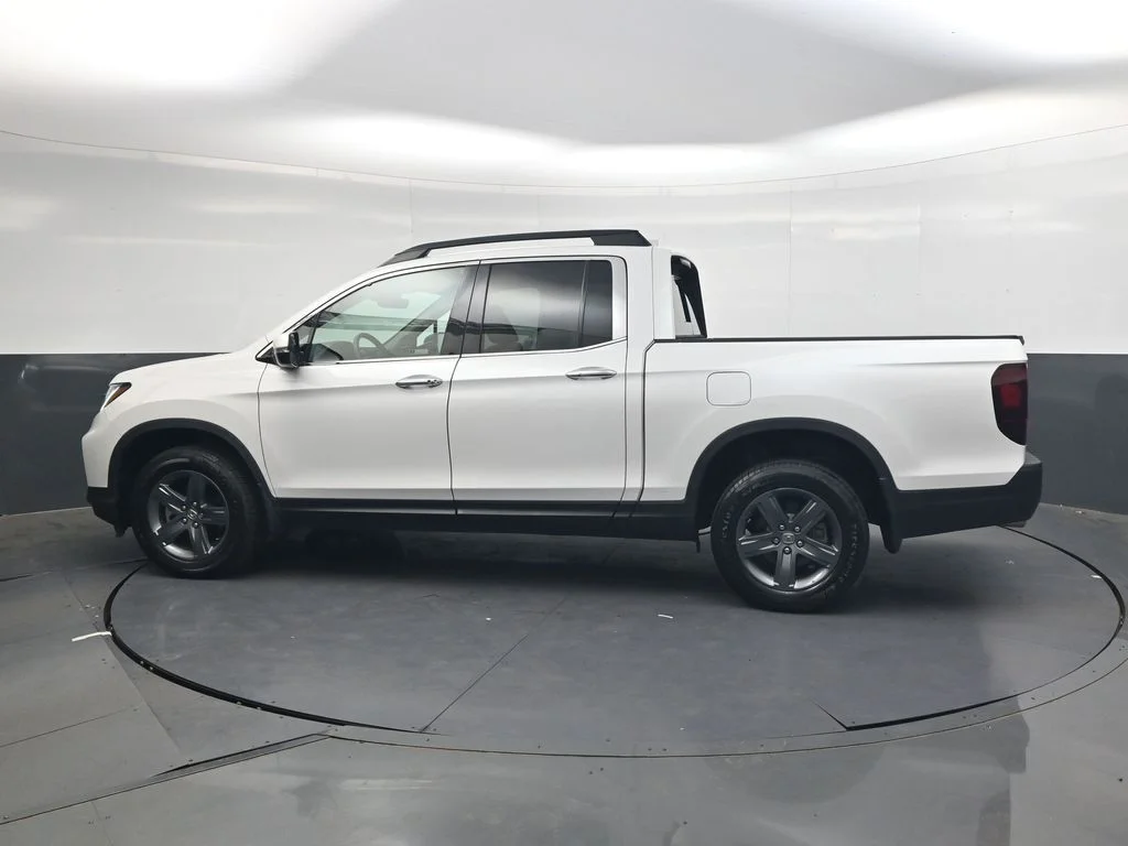 Certified Used 2023 Platinum White Pearl Honda RTL-E image 7