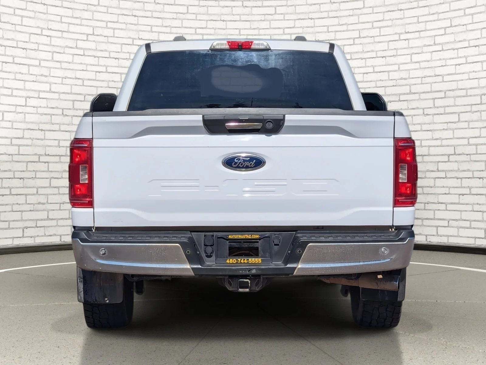 Used 2021 Oxford White Ford XLT image 4