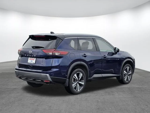 Certified Used 2024 Blu Blk Roof Nissan SL image 4
