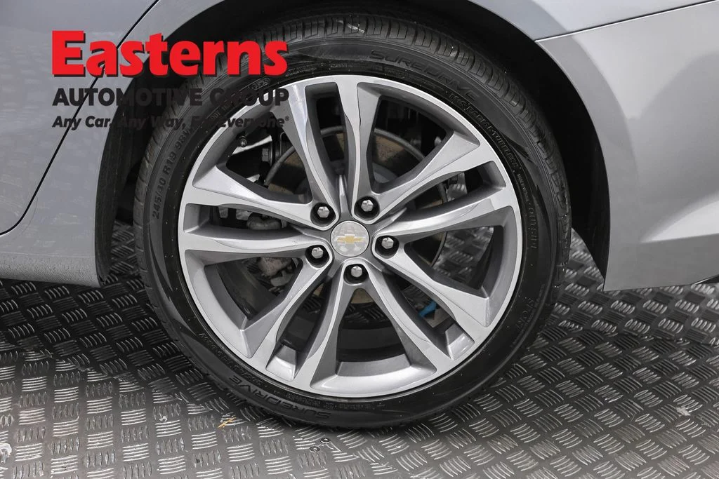 Used 2024 Gray Chevrolet LT image 35