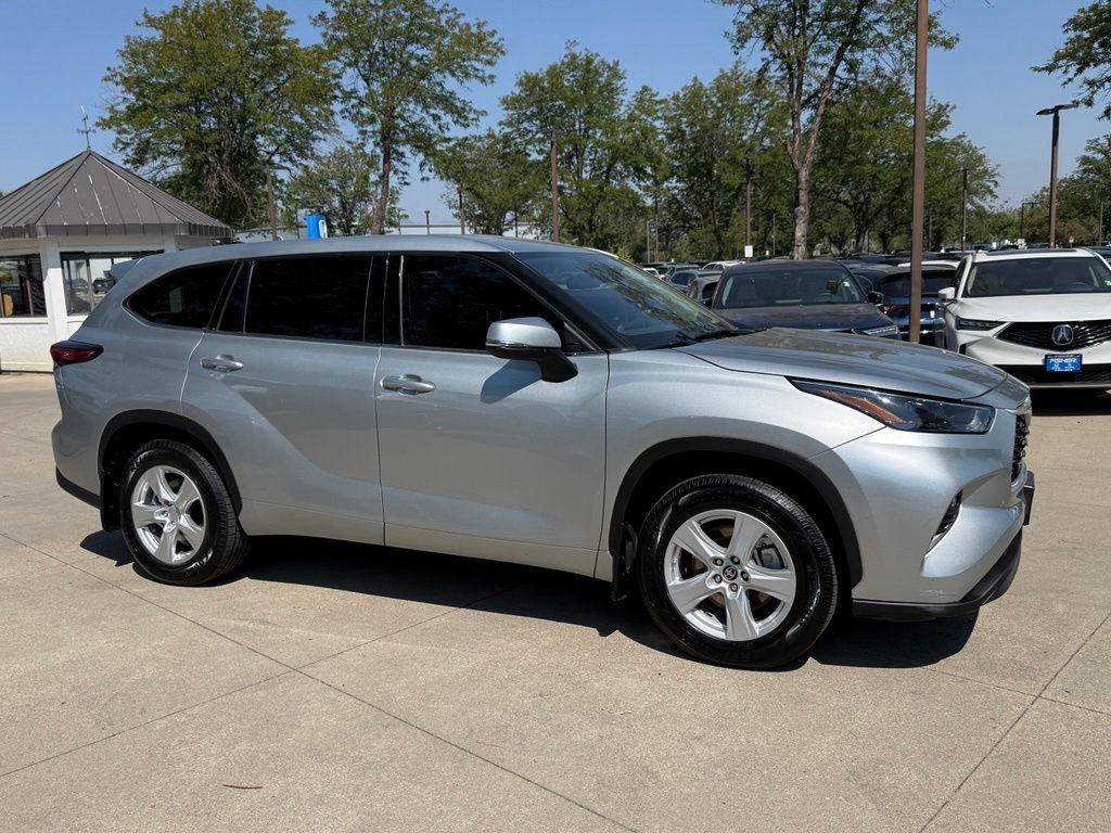 Used 2022 Celestial Silver Metallic Toyota LE image 3