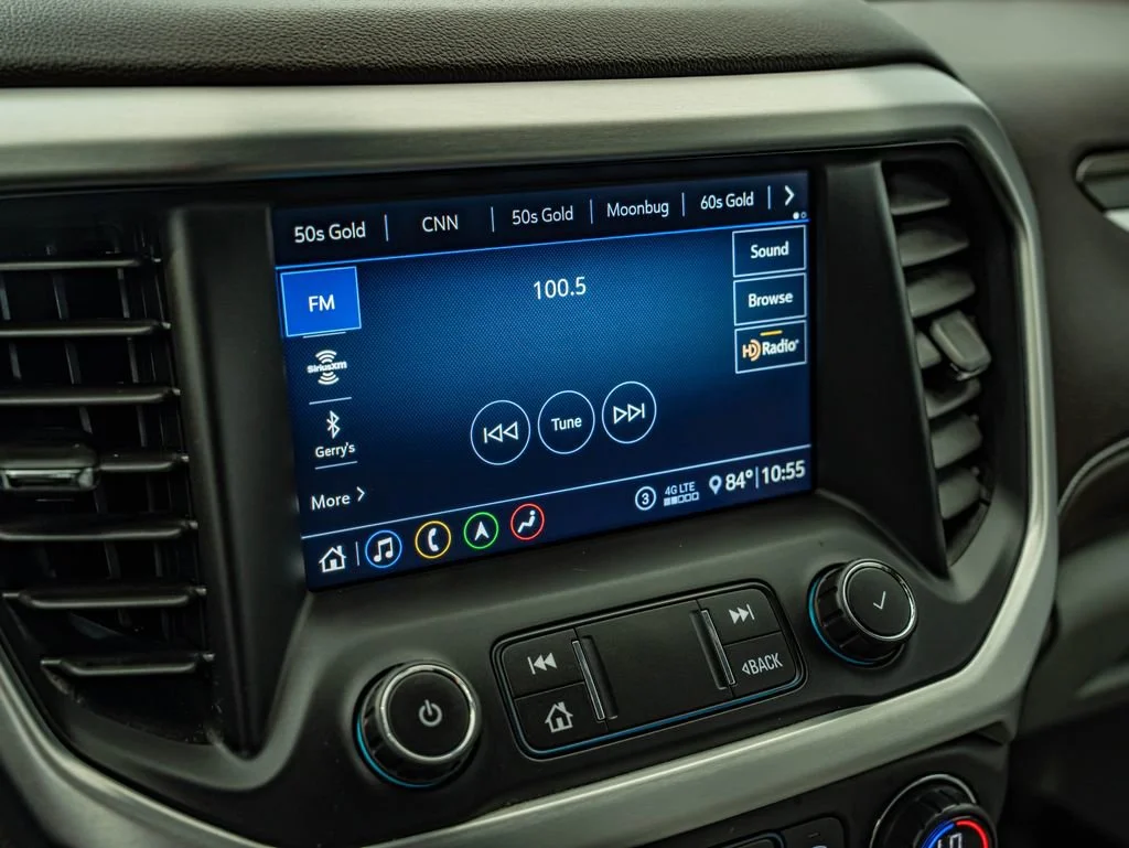 Used 2020 Satin Steel Metallic GMC SLT image 24