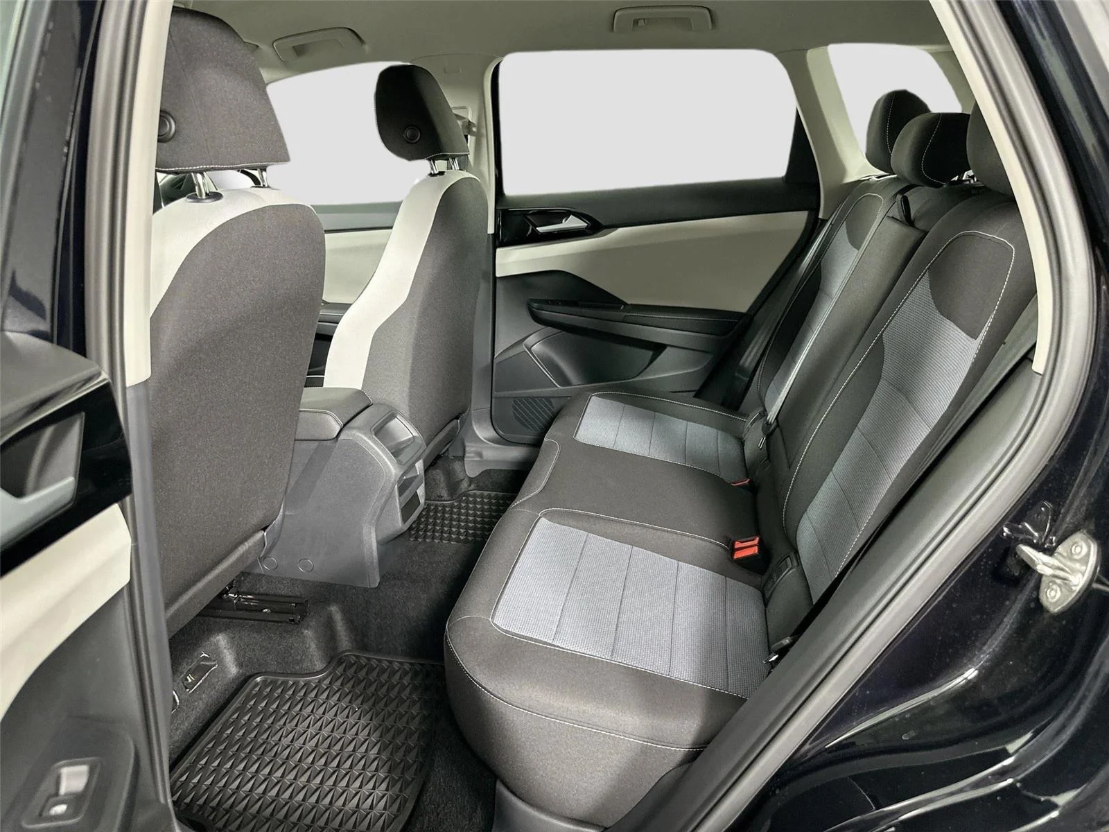 2025 Volkswagen Taos S - Photo 17