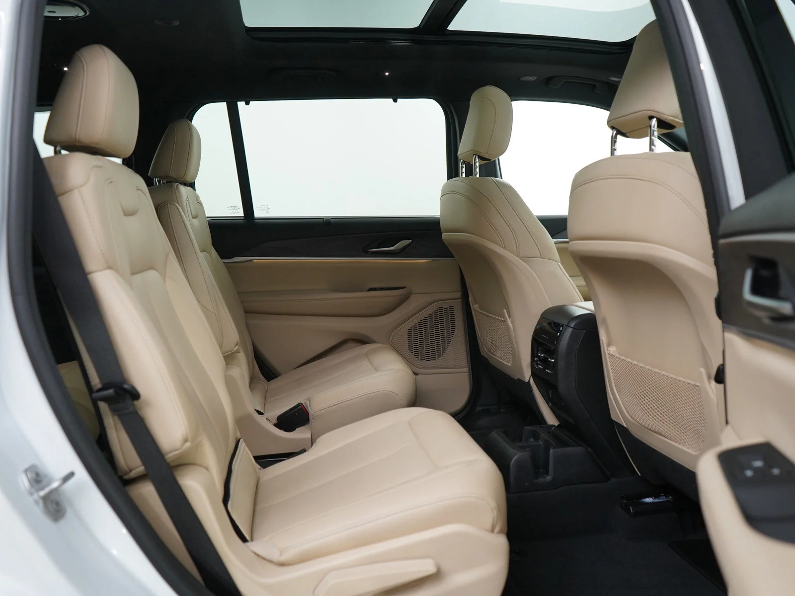 Used 2024 Bright White Clearcoat Jeep Limited image 12