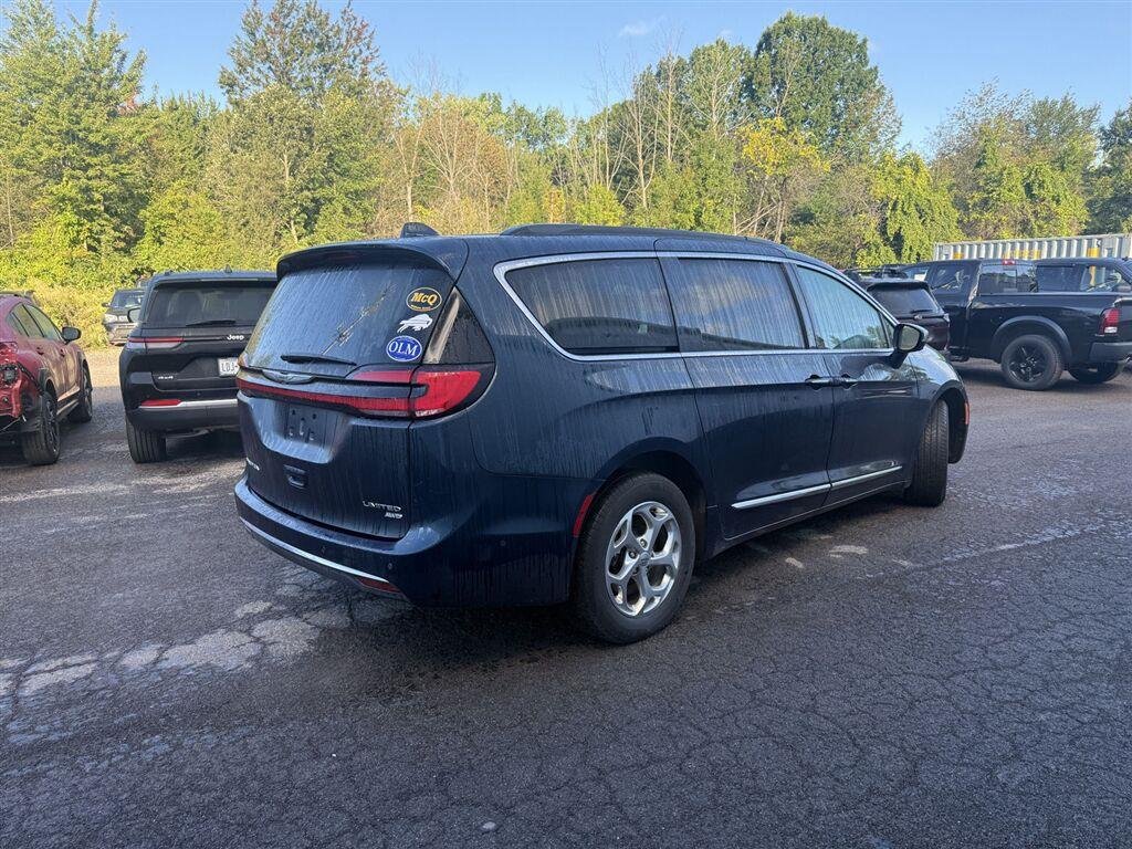 Used 2022 Fathom Blue Pearlcoat Chrysler Limited image 5