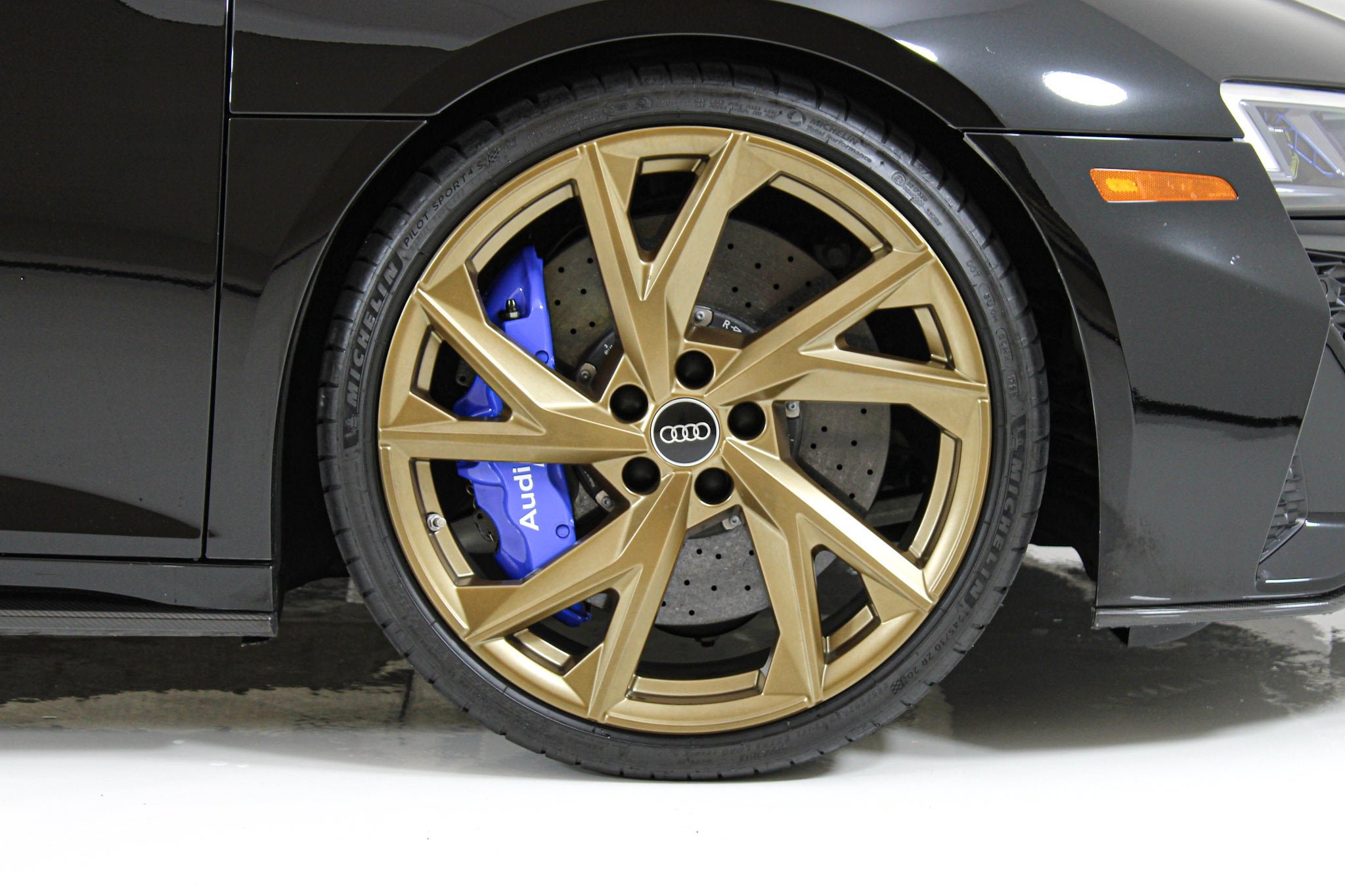 Used 2023 Black Audi V10 performance image 23