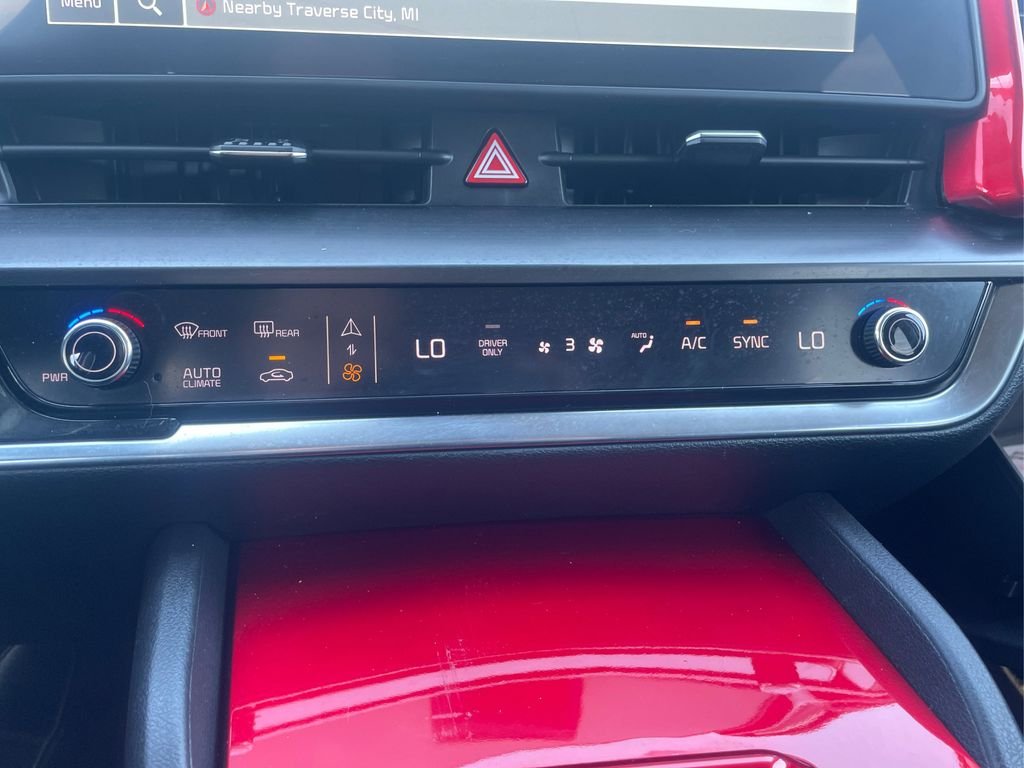 Used 2025 Snow White Pearl Kia EX image 26