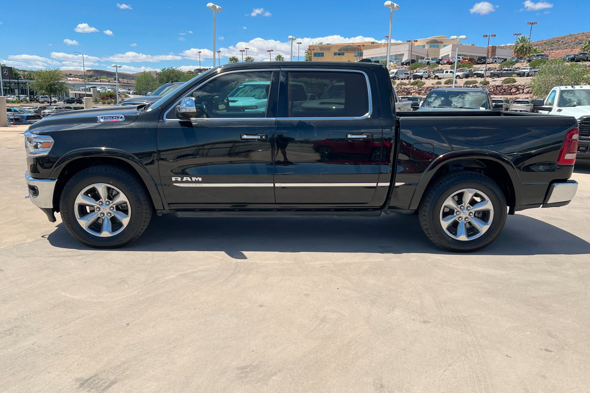 Used 2022 Diamond Black Crystal Pearlcoat Ram Limited image 2