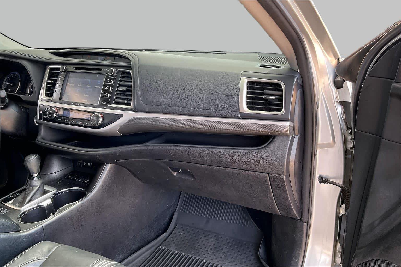 Used 2017 Celestial Silver Metallic Toyota SE image 18