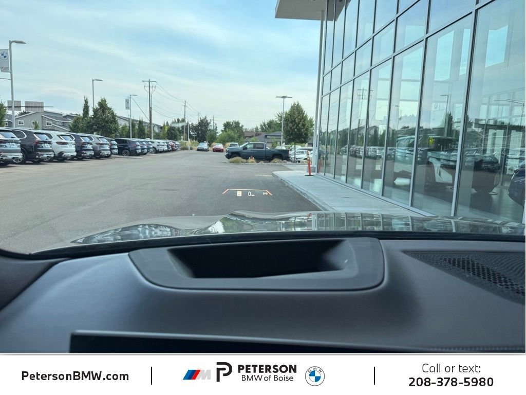 Used 2024 Green BMW xDrive40i image 32