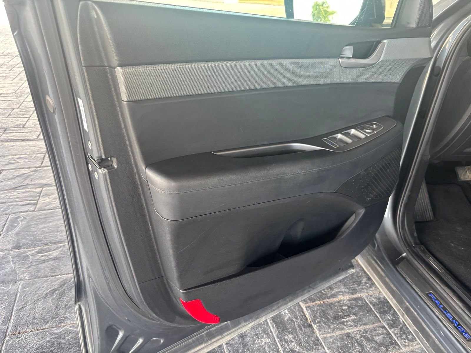 Used 2025 Gray Hyundai SEL image 9