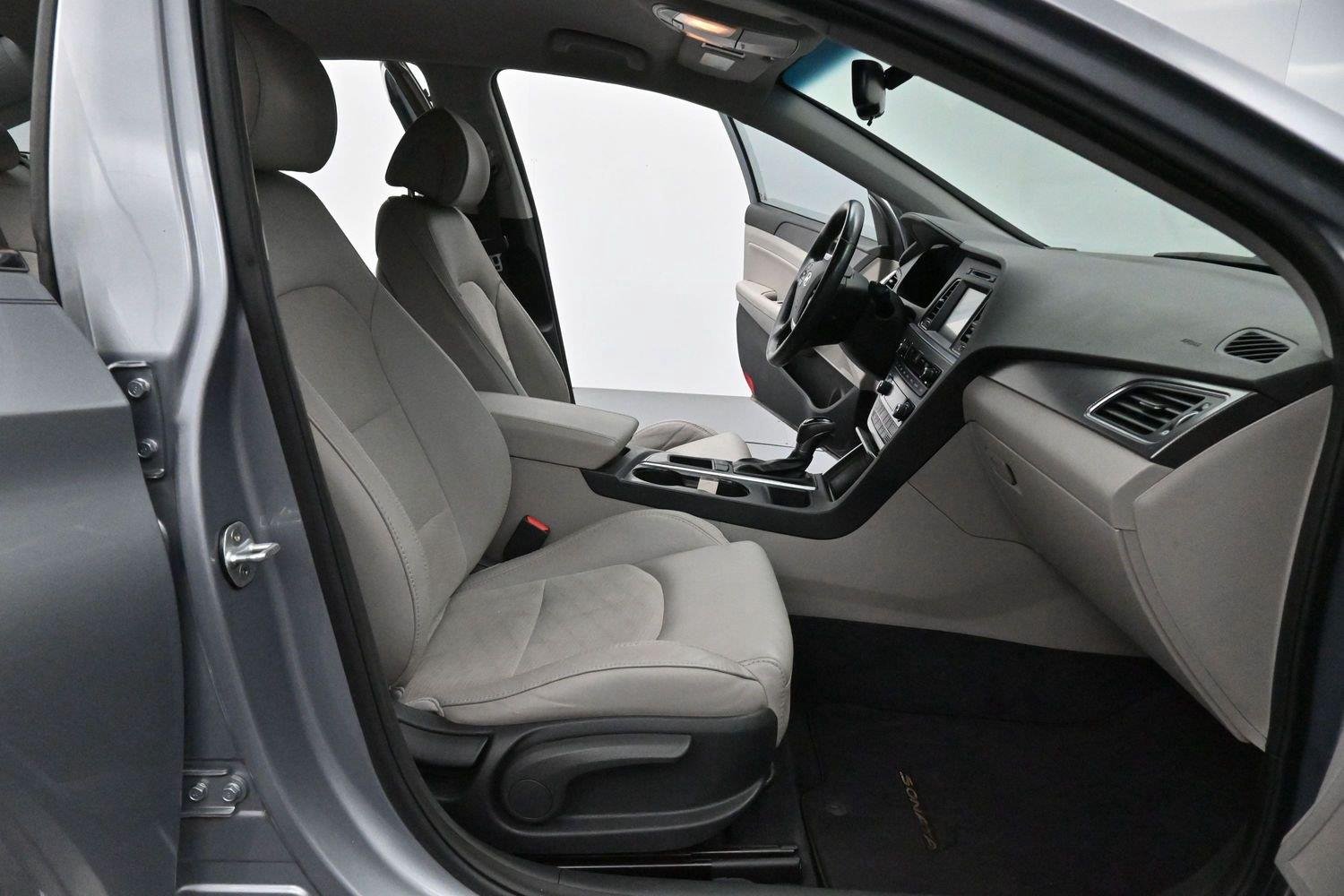 Used 2016 Symphony Silver Hyundai 2.4L Sport image 29