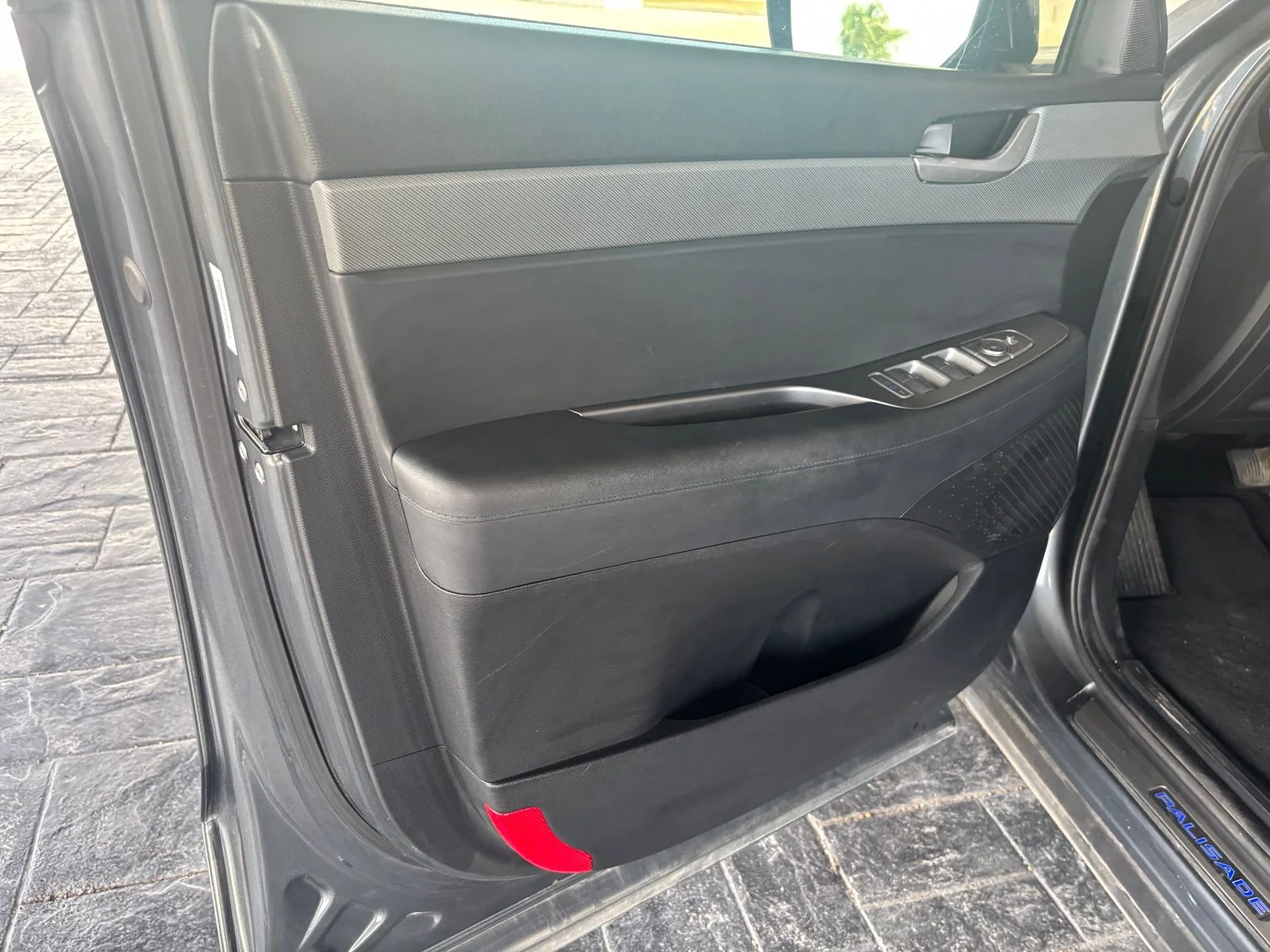 Used 2025 Gray Hyundai SEL image 9
