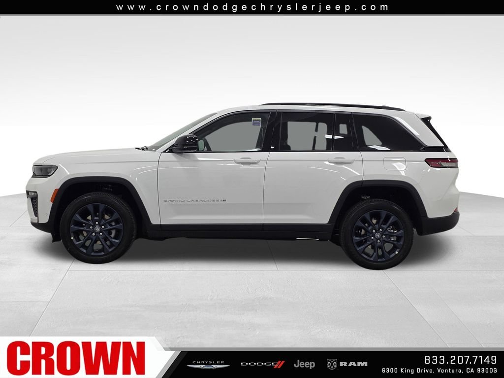 New 2026 Bright White Clear-Coat Exterior Paint Jeep  image 4