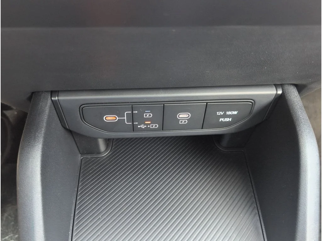 2025 Kia K4 LXS - Photo 33