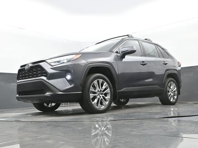 Used 2024 Magnetic Gray Metallic Toyota XLE Premium image 26