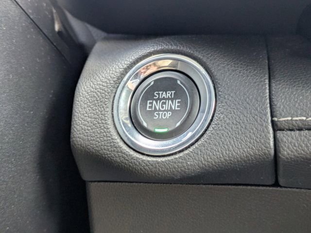Used 2023 Summit White Buick Essence image 36