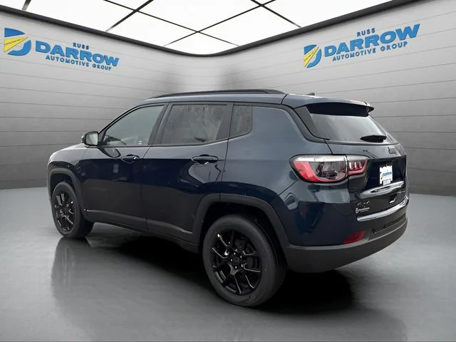 New 2026 Fathom Blue Pearl-Coat Exterior Paint Jeep Latitude image 3