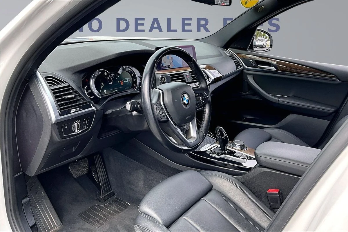 Used 2019 White BMW xDrive30i image 17
