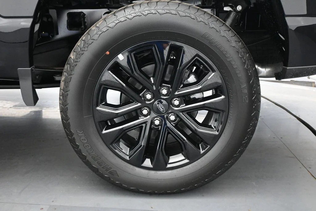 New 2026 Agate Black Metallic Ford Lariat image 22