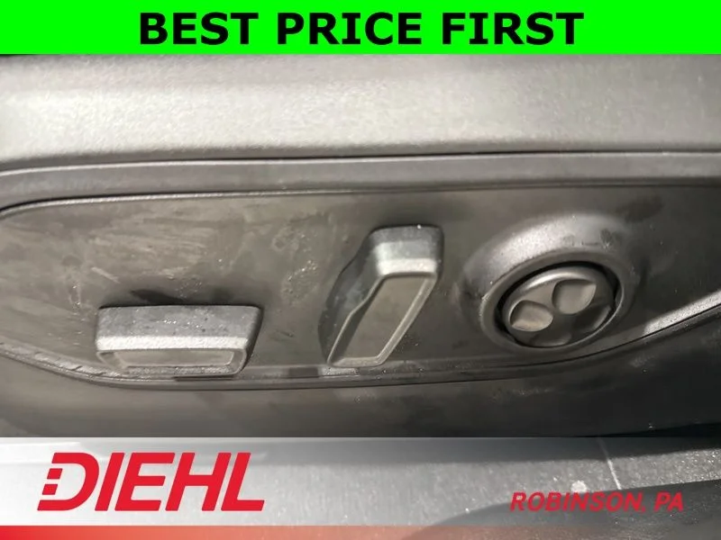 New 2026 Bright White Clear-Coat Exterior Paint Jeep Altitude image 20