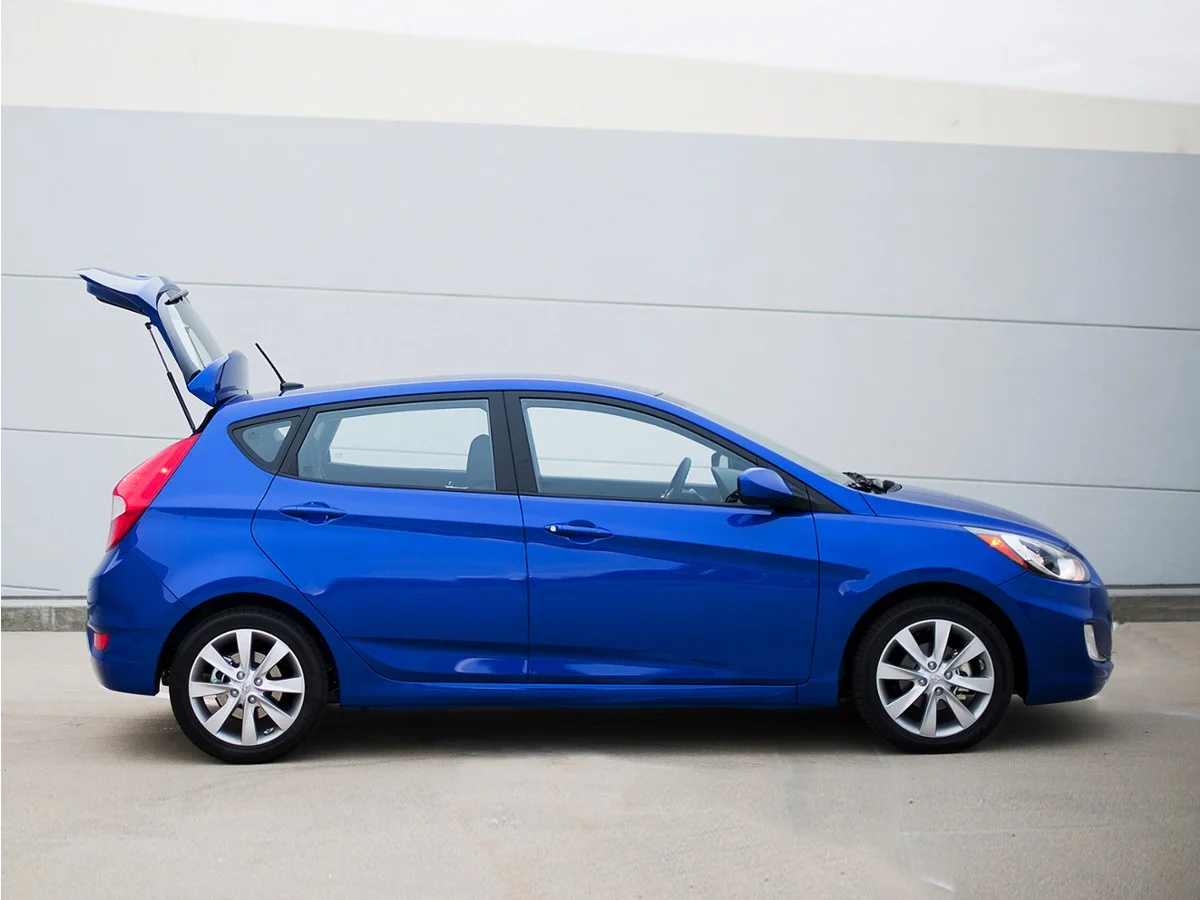 2012 Hyundai Accent's photo