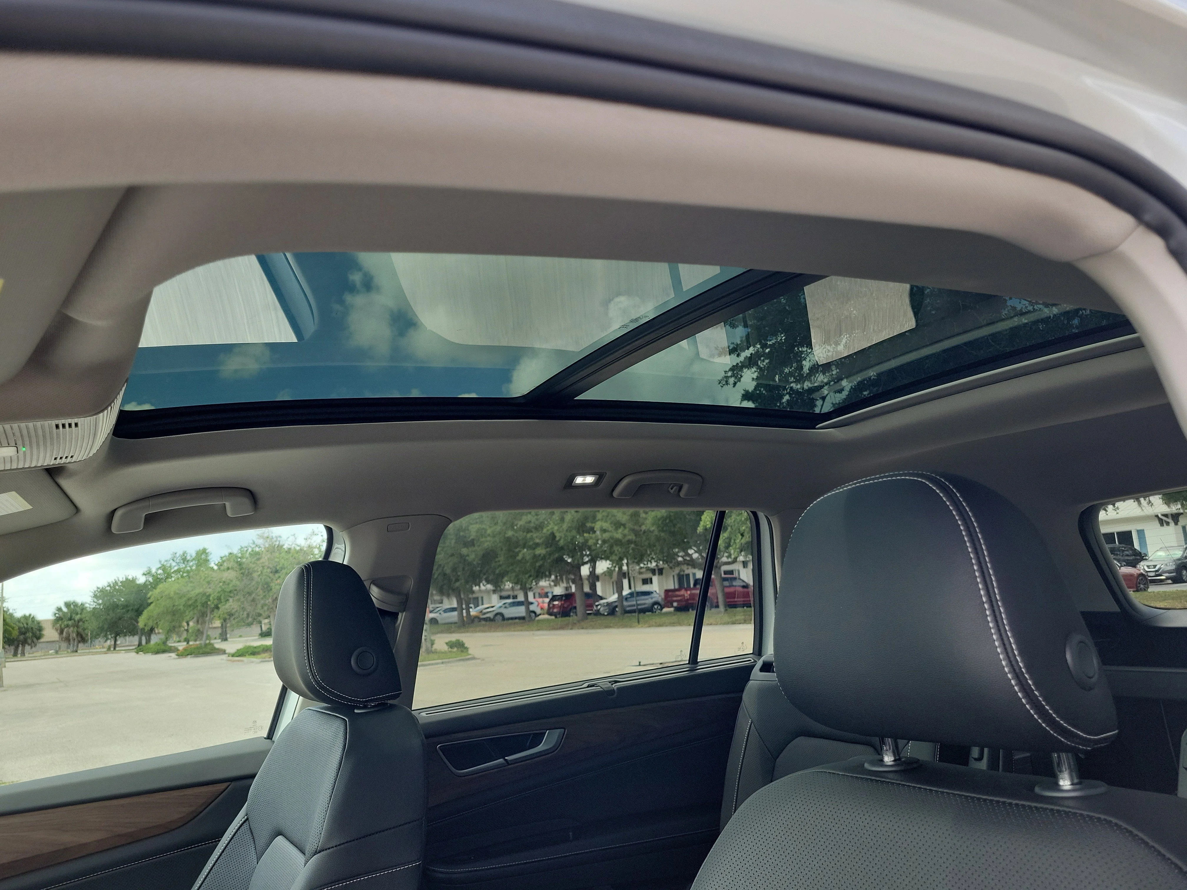New 2026 White Volkswagen SE w/Technology image 14