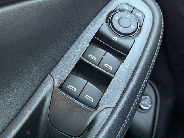 Used 2023 Black Buick Select image 23