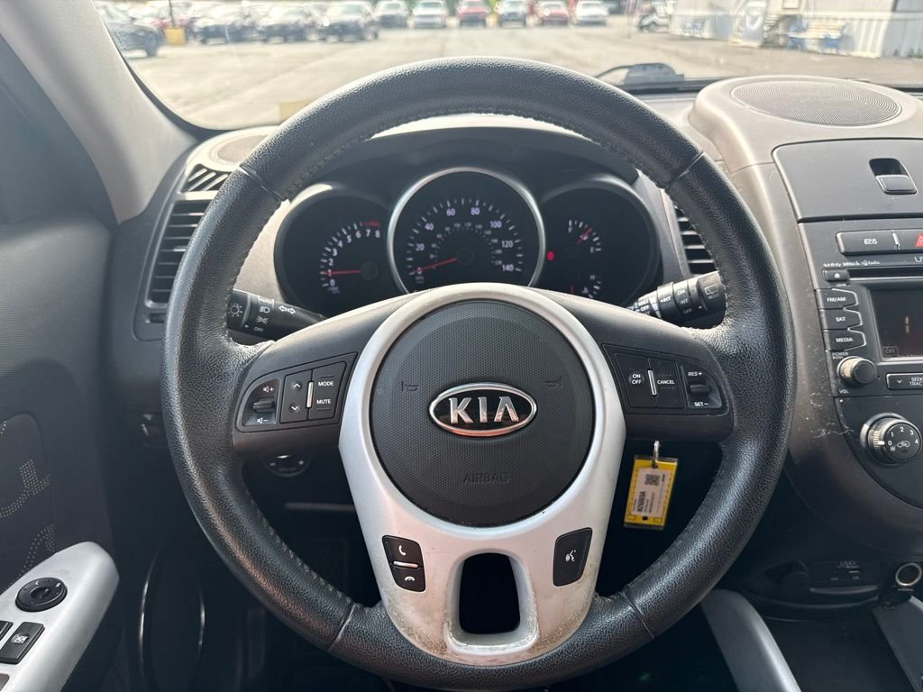 Used 2012 Green Kia Plus image 18