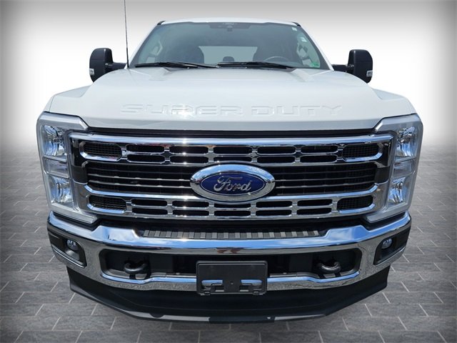 2024 Ford F-350 photo 2