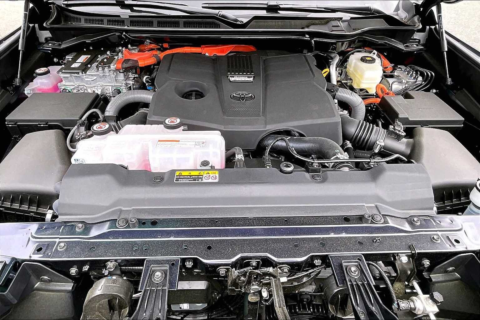 2025 Toyota Tundra Platinum - Photo 16