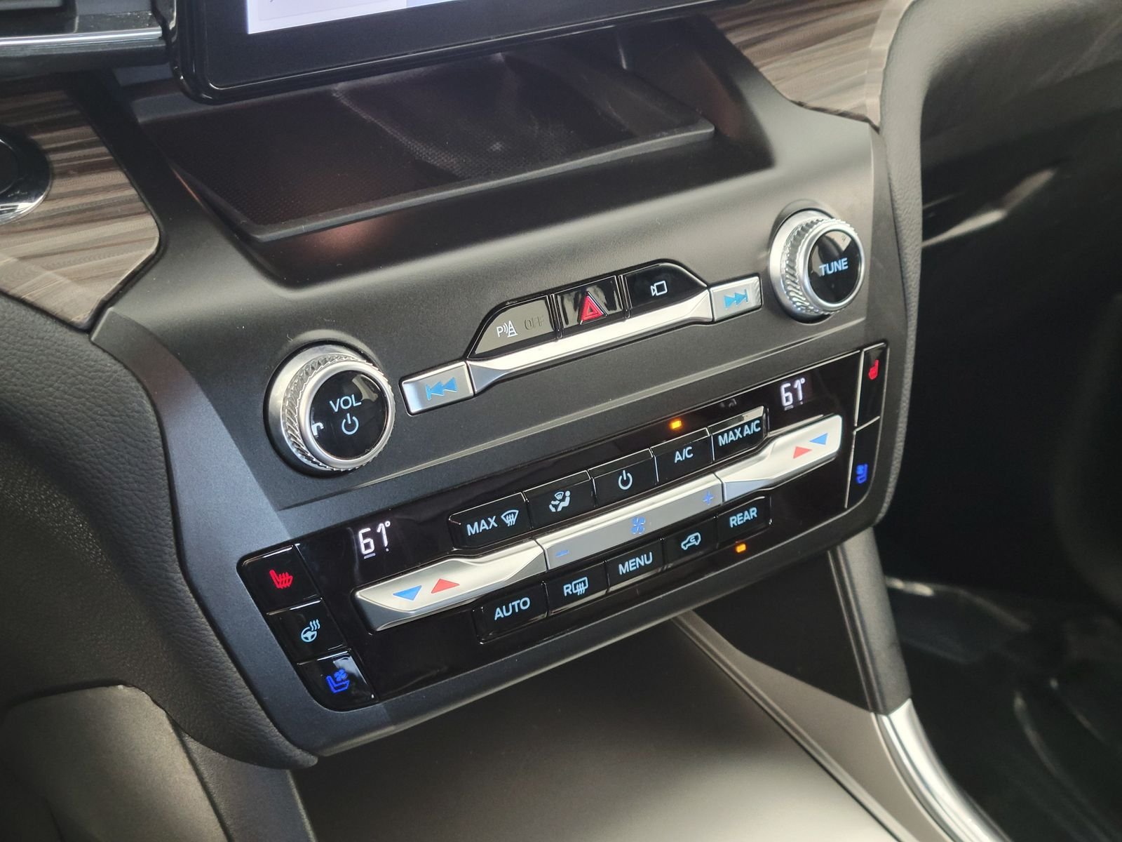 Used 2020 Gray Ford Limited image 20