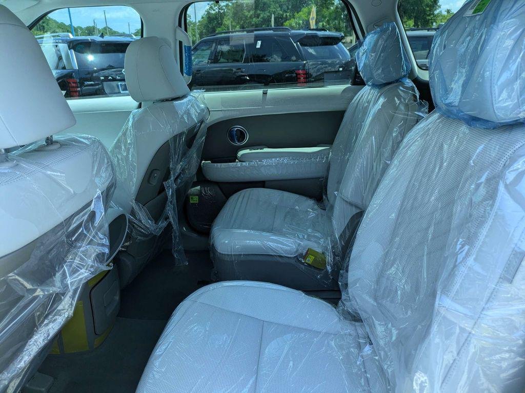 New 2026 White Hyundai SEL FWD image 14