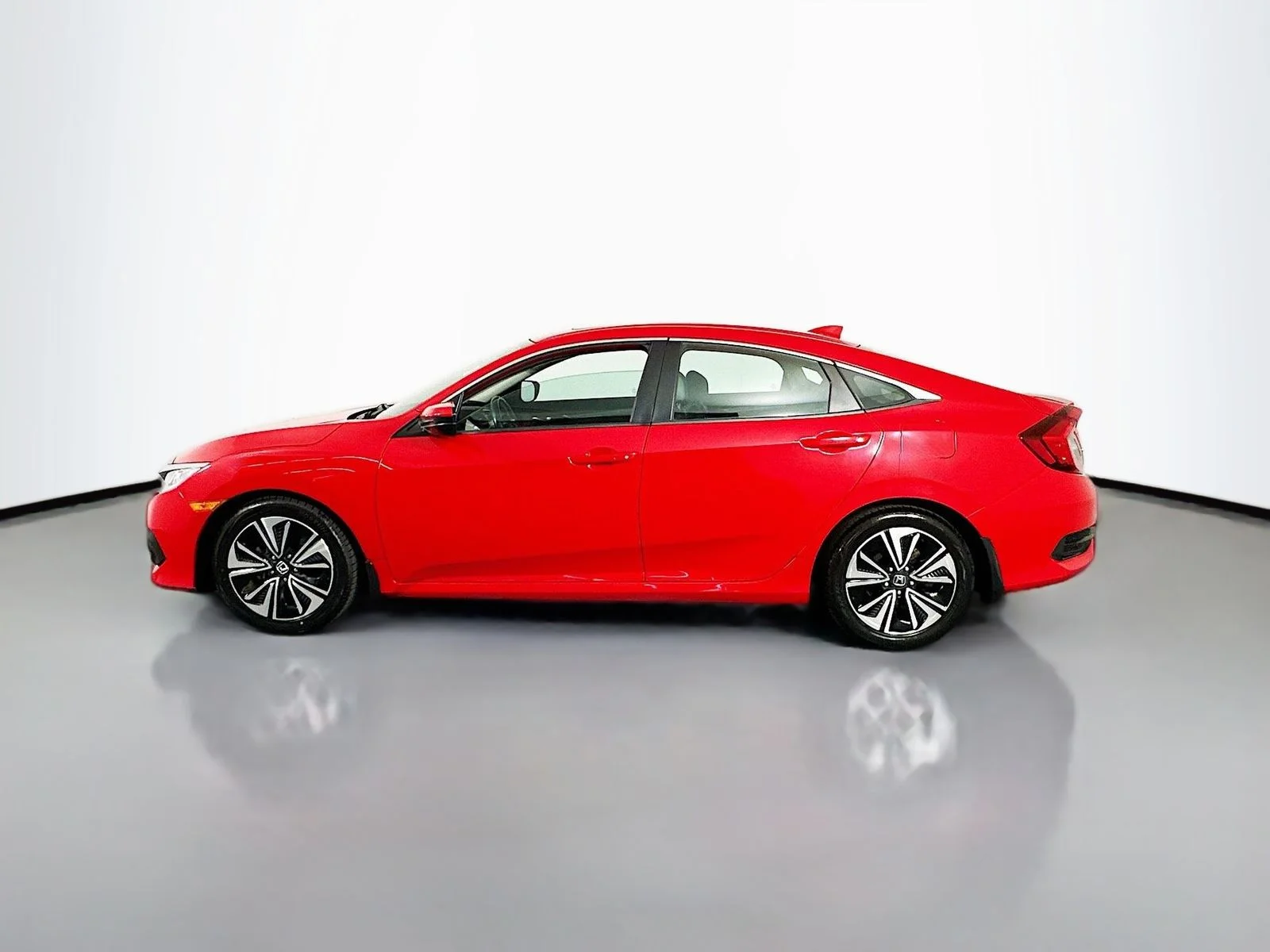 Used 2017 Rallye Red Honda EX-L image 5